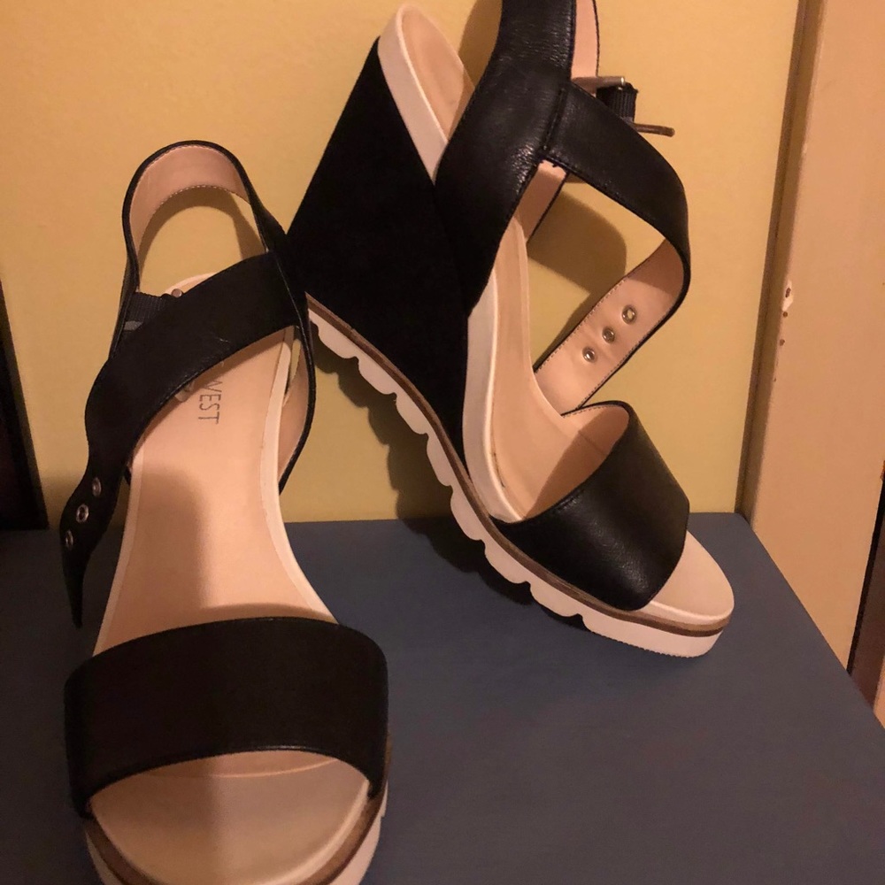 NWOT Nine West wedge